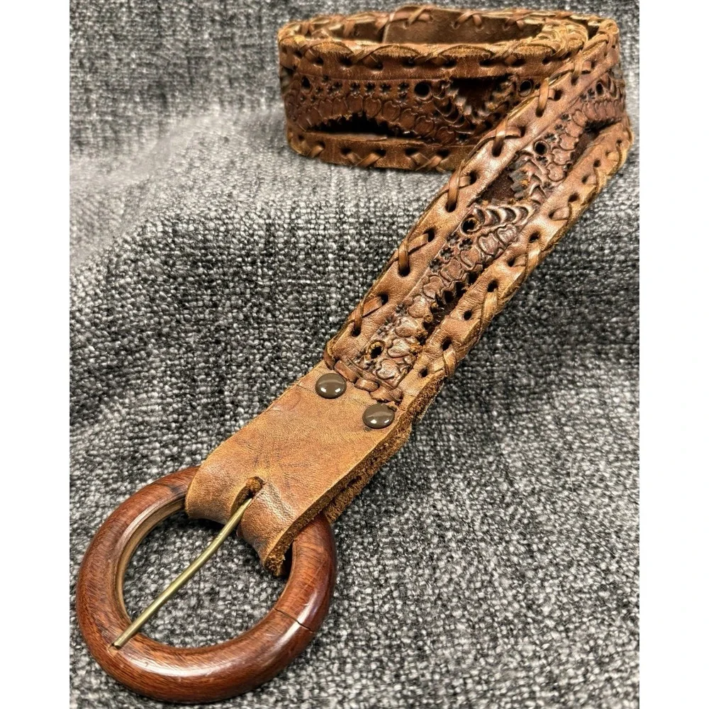 Vintage 1970s Handmade Mexico Tooled Leather Boho Western Belt